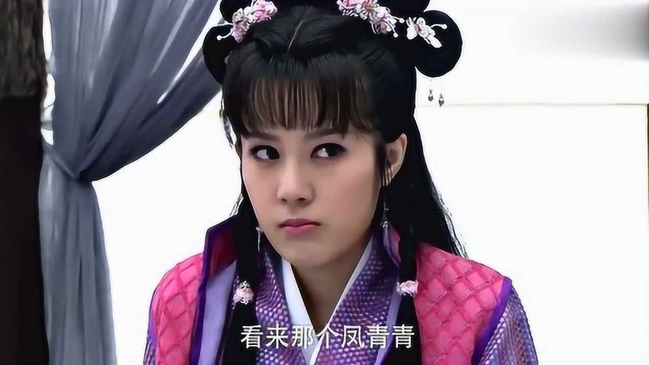 两美女为了争夺杨戬宠爱,竟在大白天做出这种举动,杨戬害羞了