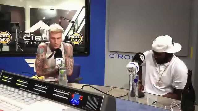 枪爷MGK用Freestyle diss Eminem和GEazy