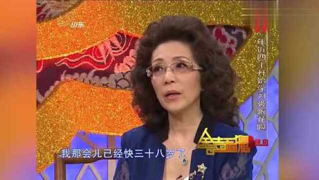 京剧名票裘芸自述经历,38岁女承父业,被圈内人称为原版录音