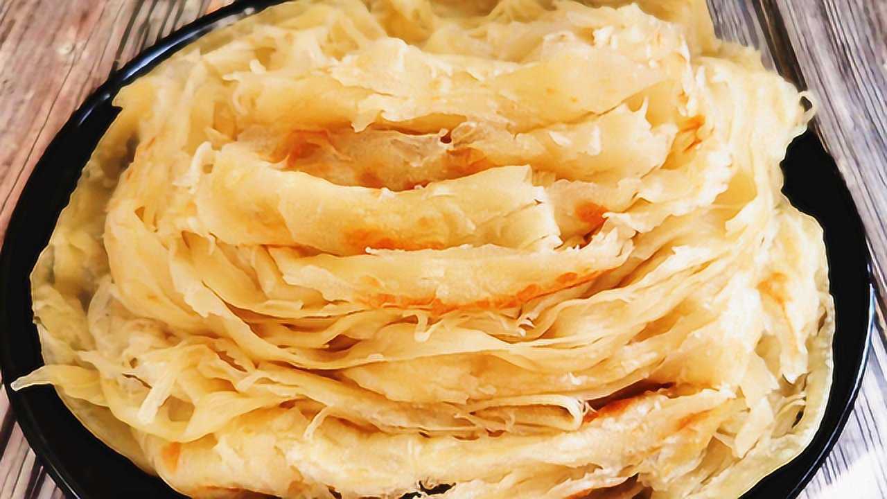 家常筋饼好吃和面最重要,两揉两饧,水分不流失,柔软筋道层次多