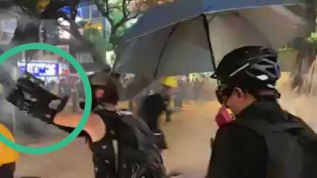 香港暴徒武器不断升级 有人疑似M320榴弹发射器袭警