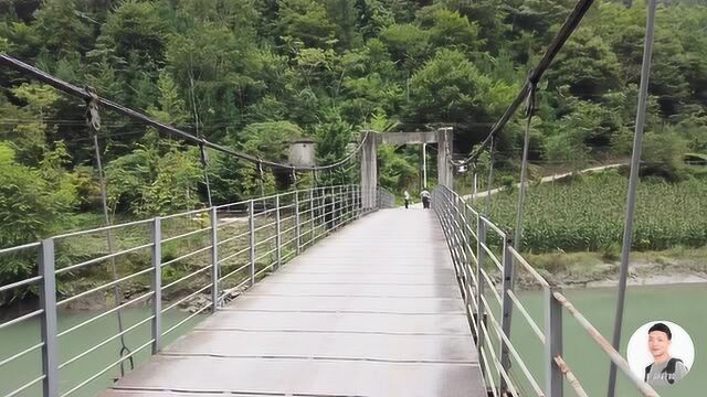 四川绵阳大山里的吊桥,大山通往外界重要的桥梁,现在少见了