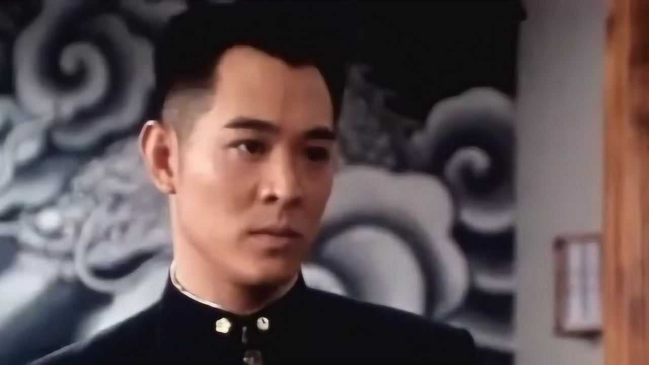 李连杰版霍元甲去世后陈真回国正好遇到人来踢馆结果太解气