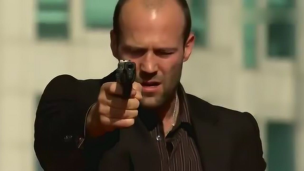 攻心高手用手瞄准黑帮大佬以为他是神经病不料当场被爆头