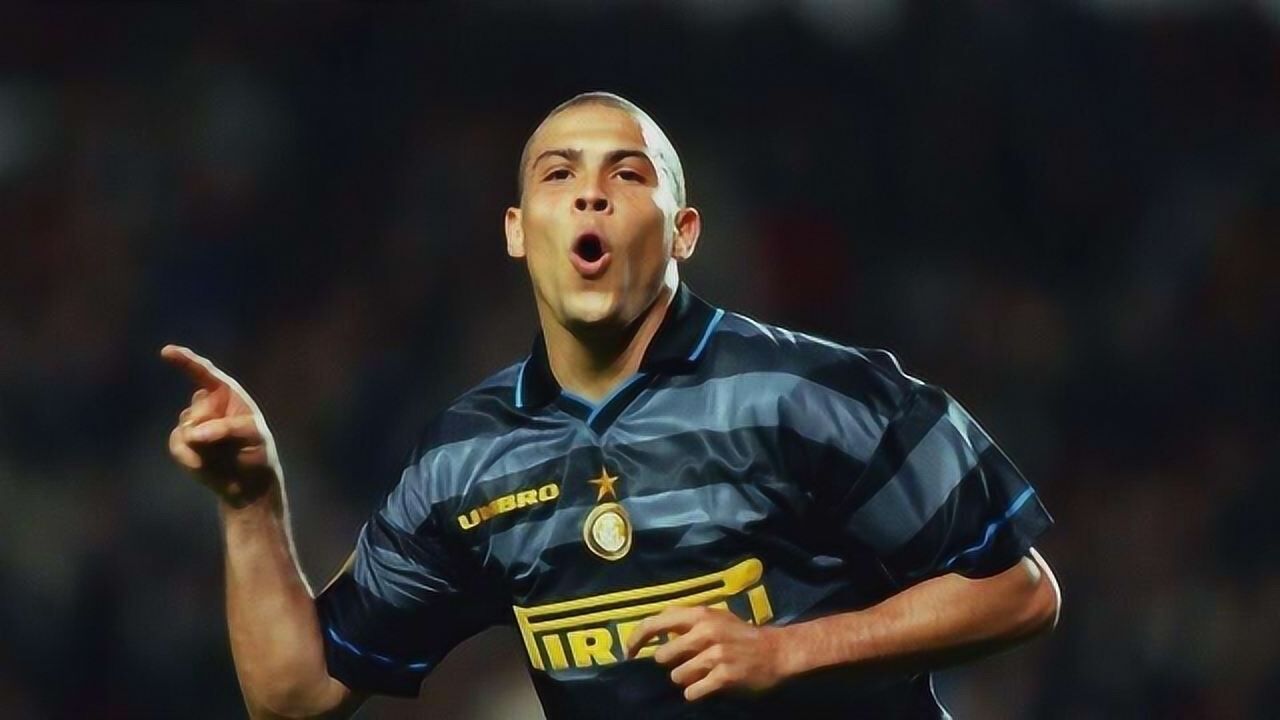 巅峰罗纳尔多国米生涯盘带集锦,那时的大罗不愧外星人这个称号!