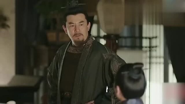 曼娘与情郎私会,明兰带着家丁去抓奸,吓得曼娘立马下跪求饶