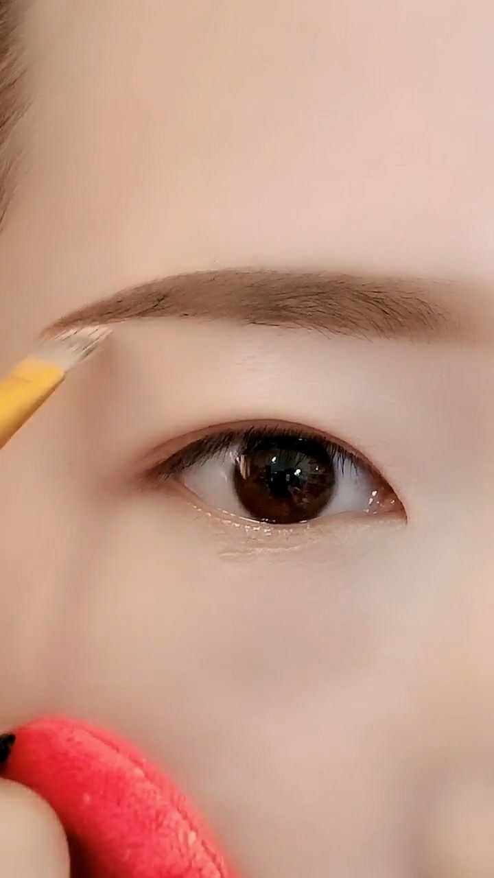 这样画眉毛,非常的简单,修饰脸型特别好看_腾讯视频