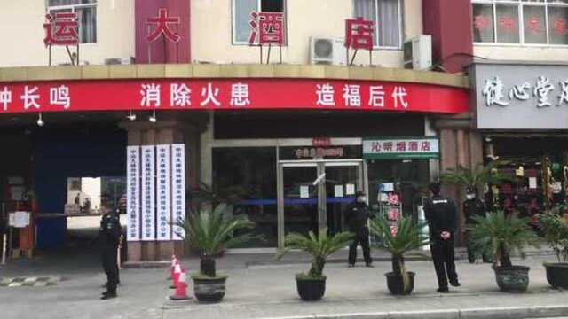 上海实拍一排店铺拆迁,为何聚集几十保安把守,做实体店太不容易