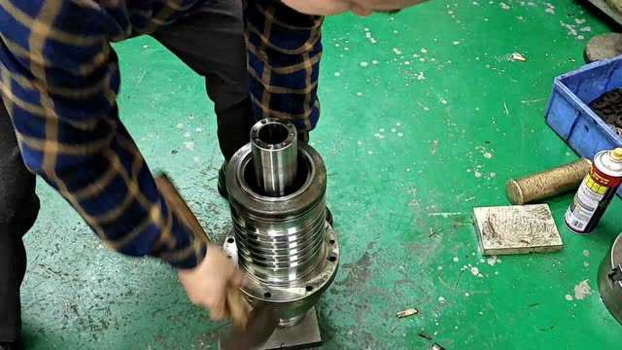 一台数控cnc机床的主轴有间隙异响加工平面振纹大要更换轴承