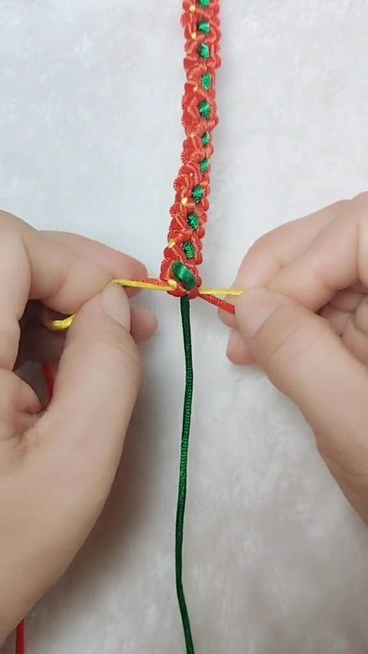 分享用五根绳子编的手链大部分人都学不会