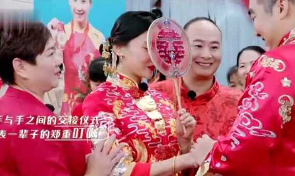 何雯娜穿禾服惊艳全场,梁超直接看呆