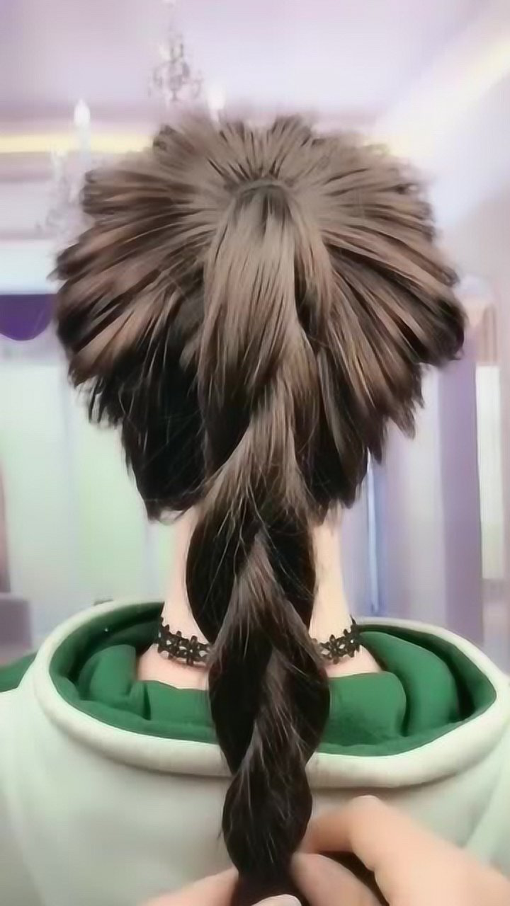 头发太多可以编成麻花辫第一次看到这样扎麻花辫感觉挺特别的