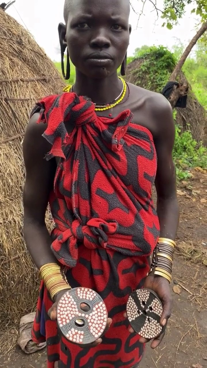 耳洞有点大的大耳族