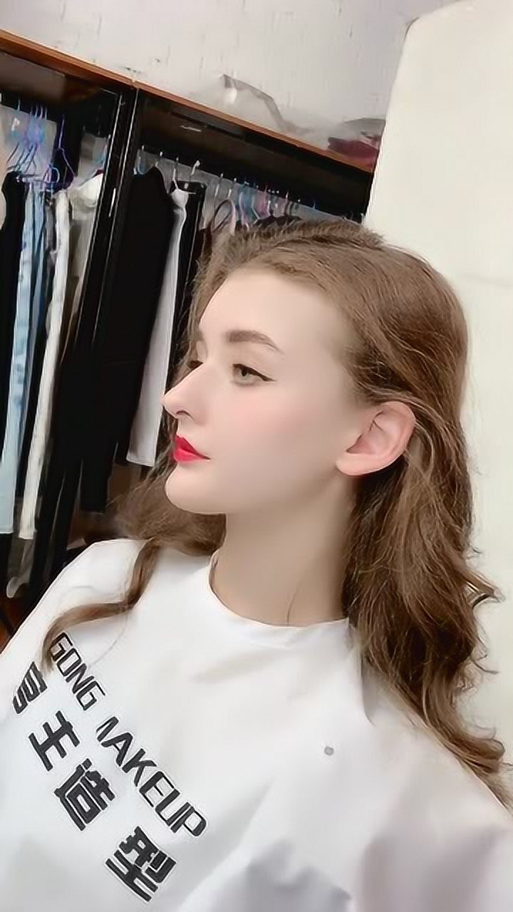 真不敢相信,17岁的俄罗斯美女,这身材发育得也太好了吧