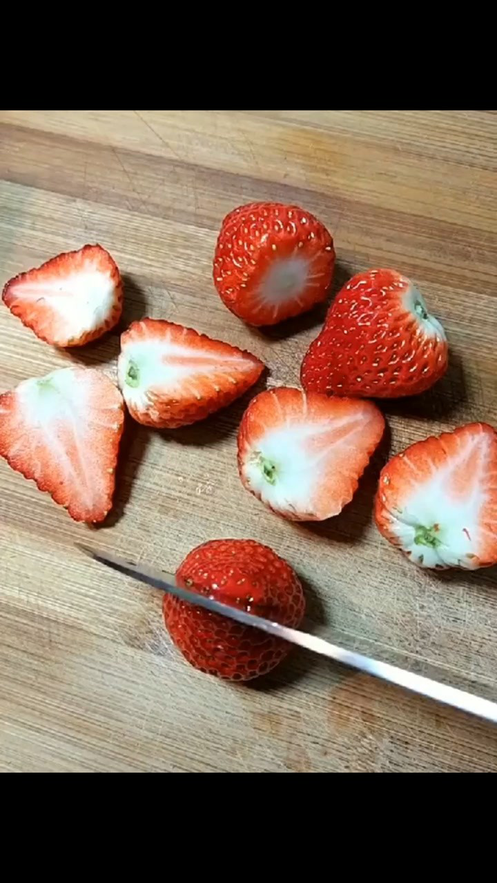 美食:草莓果冻制作教程来了