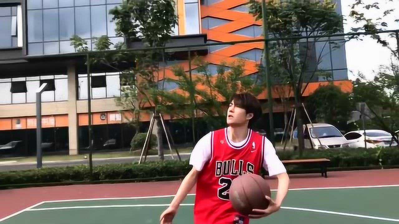 王一博打篮球这一段帅爆了真是绝了