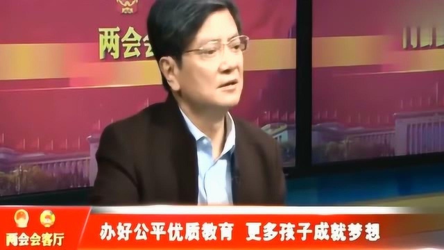 郑强教授问心无愧!虽然被称为是“网红教授”,但他不赚网红直播的钱