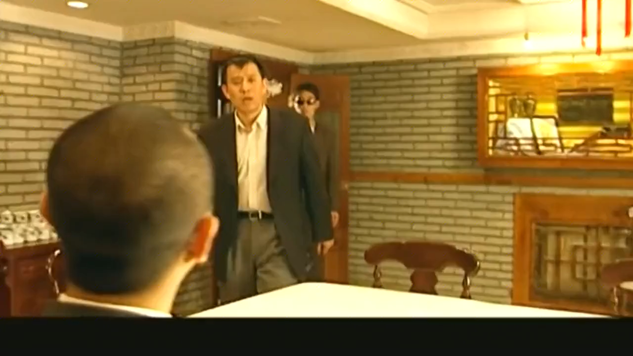 绝不放过你:黑老大被小老弟威胁,等待时机霸气反击