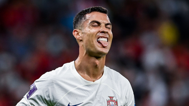 c罗冲韩国球员做闭嘴手势!不满主帅换人,韩媒嘲讽:全场最差