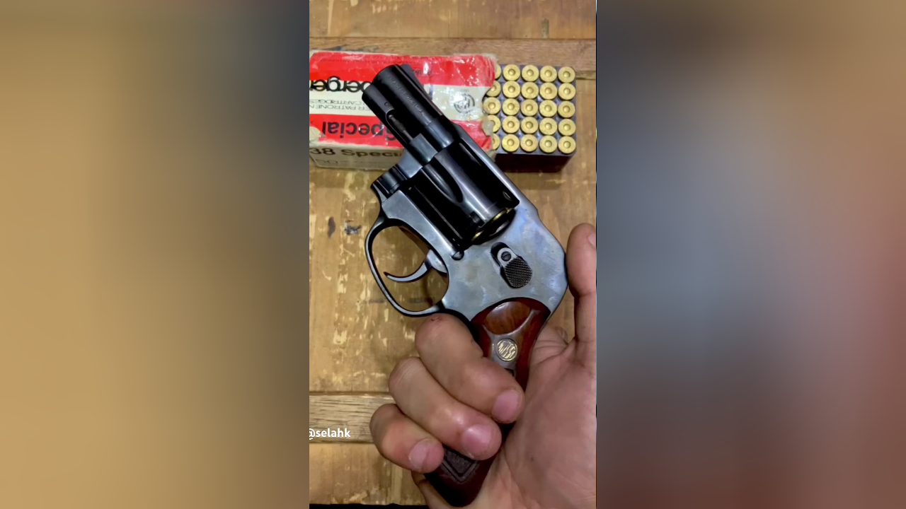 经典罗西转轮 使用点38口径装填五发弹药 用于自卫和射击运动