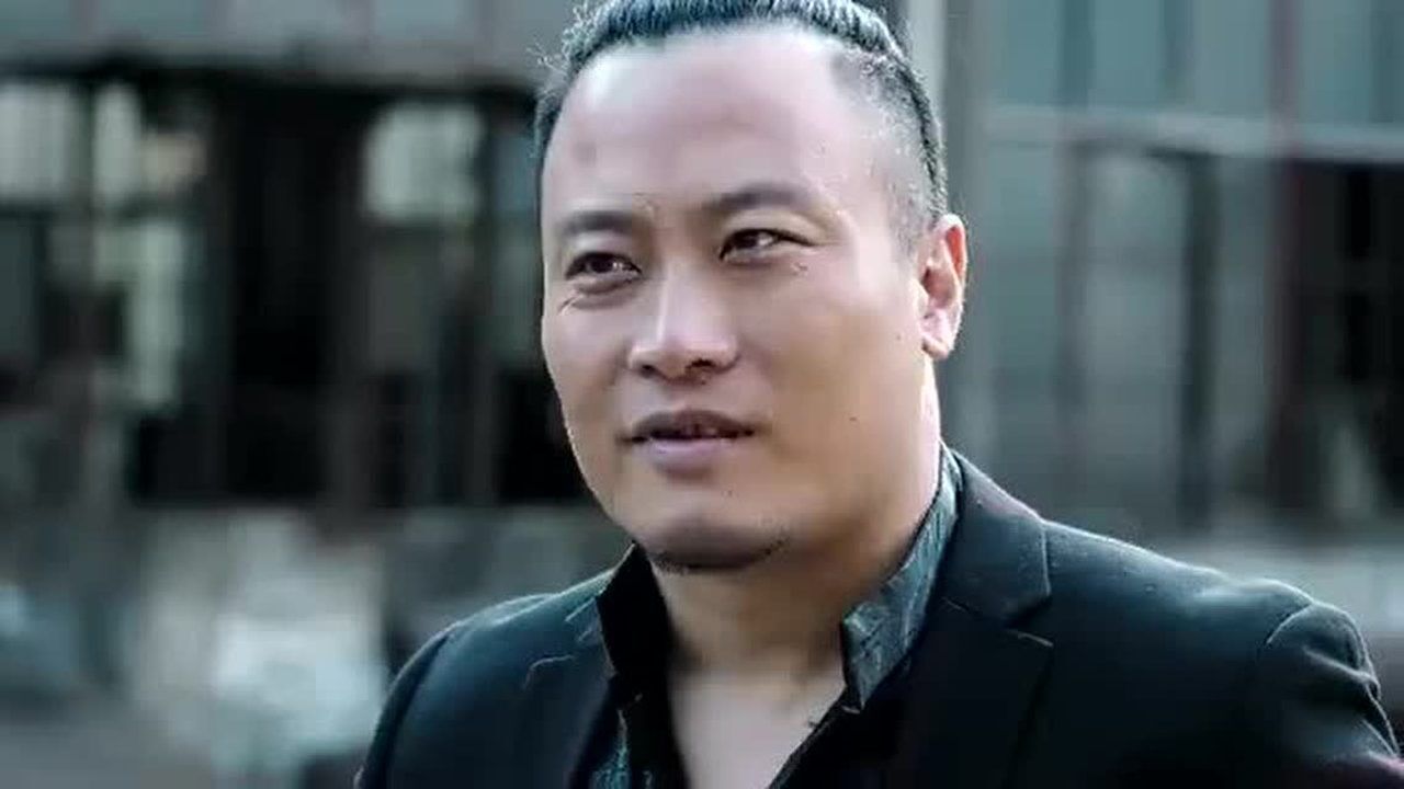 猎毒人吕云鹏本来以为吊出老鬼,结果社会大哥想黑吃黑!