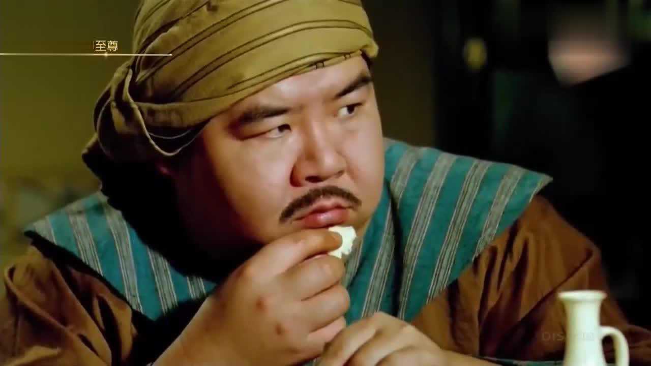 人鬼神国语版高清:林正英带女儿去郑则仕家做客,却遭到嫉妒