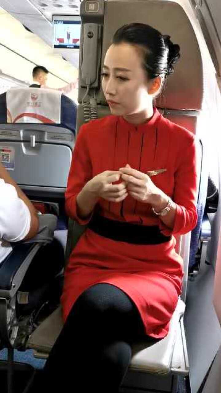 空姐坐我对面如何缓解尴尬