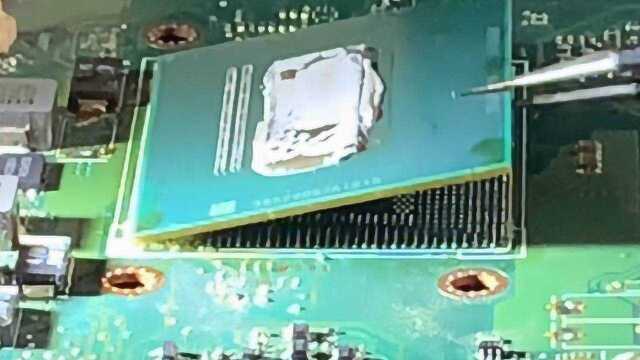 近距离观看笔记本如何升级i7处理器与更换GTX1070显卡