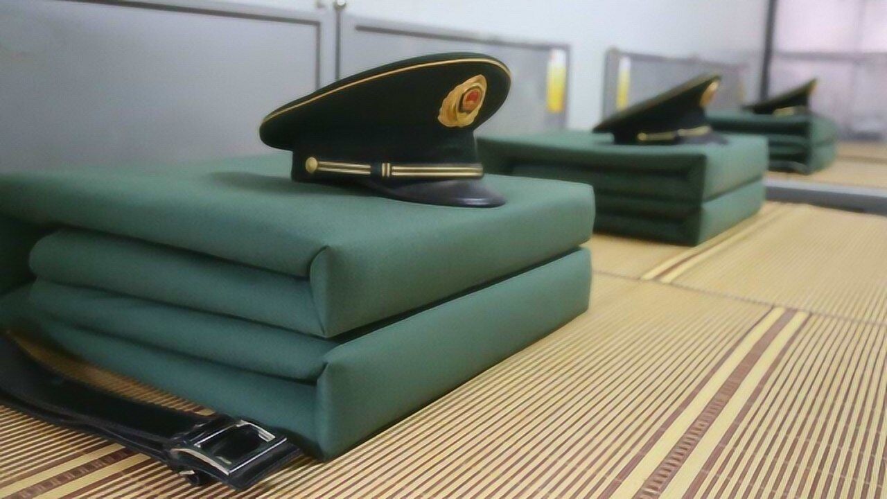 中国军队的被子是"豆腐块",美军也会整理内务吗,印度军人呢?