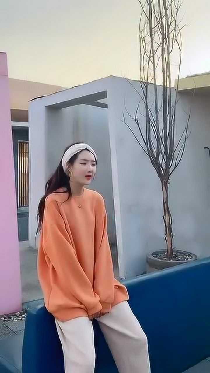 网红晨妍街拍第三视角,没有刘海儿的妍妍可爱到爆!