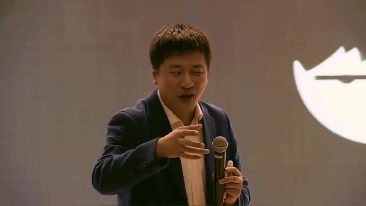 张雪峰搞笑讲述大学的早餐堪比郭德纲的相声也真是没谁了