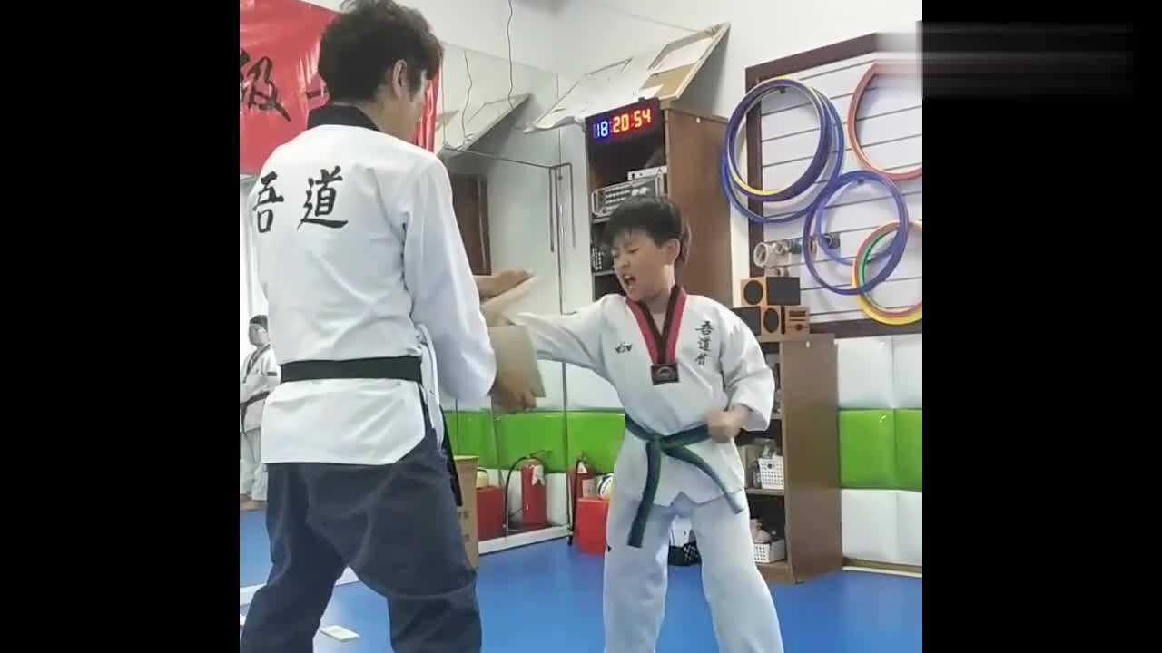 跆拳道手劈木板技巧,跆拳道踢木板技巧(第7页)_大山谷图库