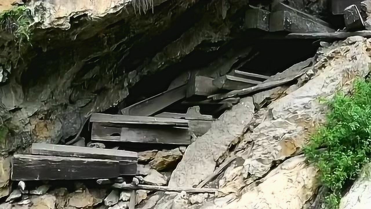 云南昭通豆沙关悬崖上的悬棺700年为何一直不腐据说使用的是楠木