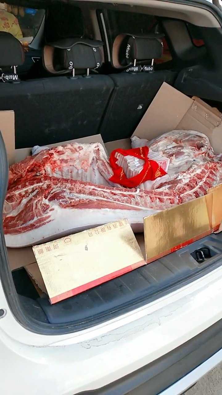去提亲了,拿猪肉换女朋友