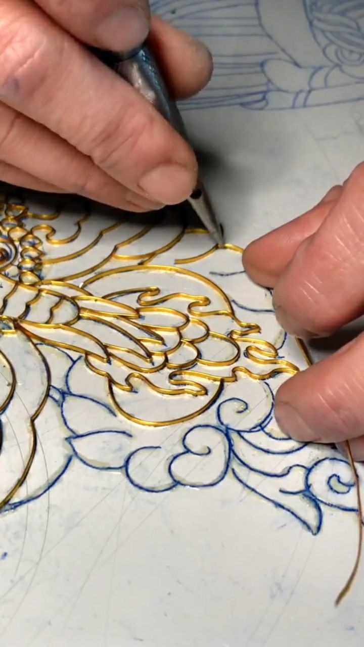 掐丝唐卡每一下都是手艺人手法