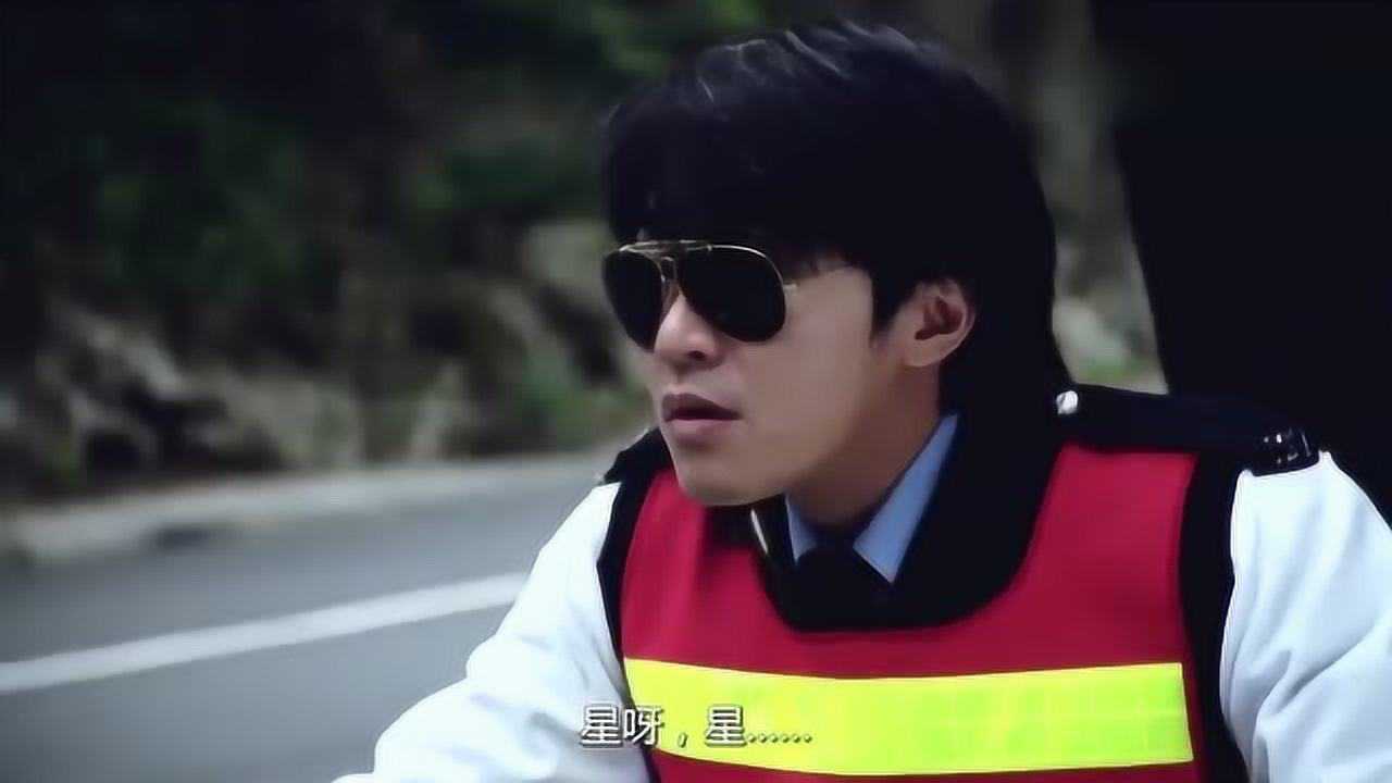 逃学威龙2:吴孟达吃烤肠真有特色的!只啃中间一部分!