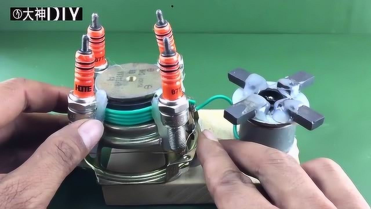 法拉第电磁感应现象实验14:磁石铜线圈切割磁感线让马达通电