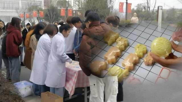 变废为宝!学生回收果皮提炼精油,制作生态皂热卖万元