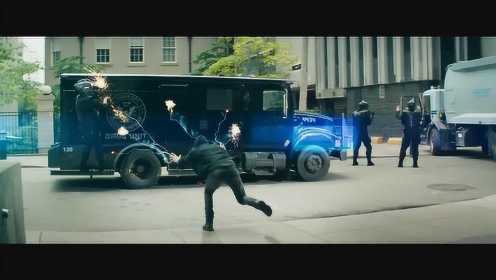 8号警报：“绿箭侠”新片改正归邪，带领有超能力小伙伴抢劫警车