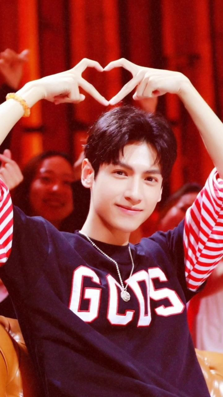 【罗云熙饭制】罗式比心  一堆心心送给你