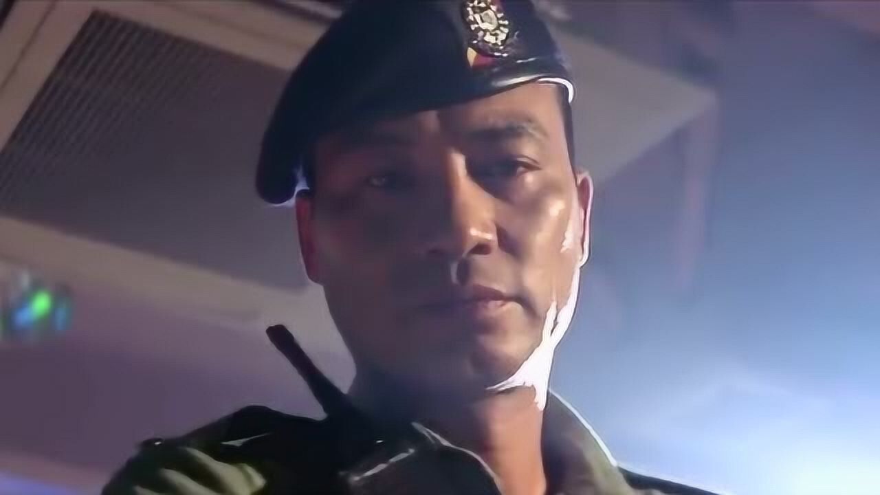 演警察我只服任达华黑帮老大很了不起我比你还拽