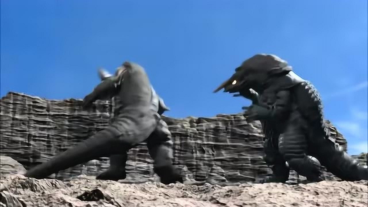 哥莫拉大战怪兽,拼劲全力,决一死战