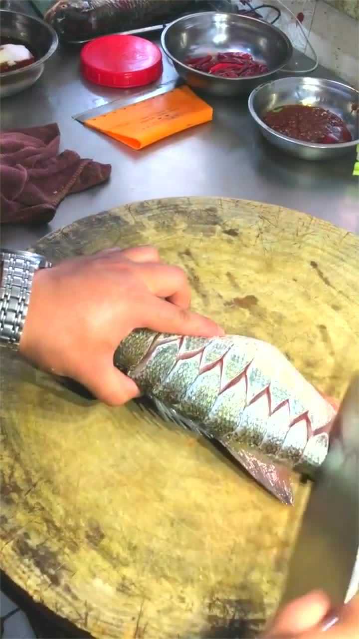 教你怎么快速给鱼打花刀喜欢的赶紧记住
