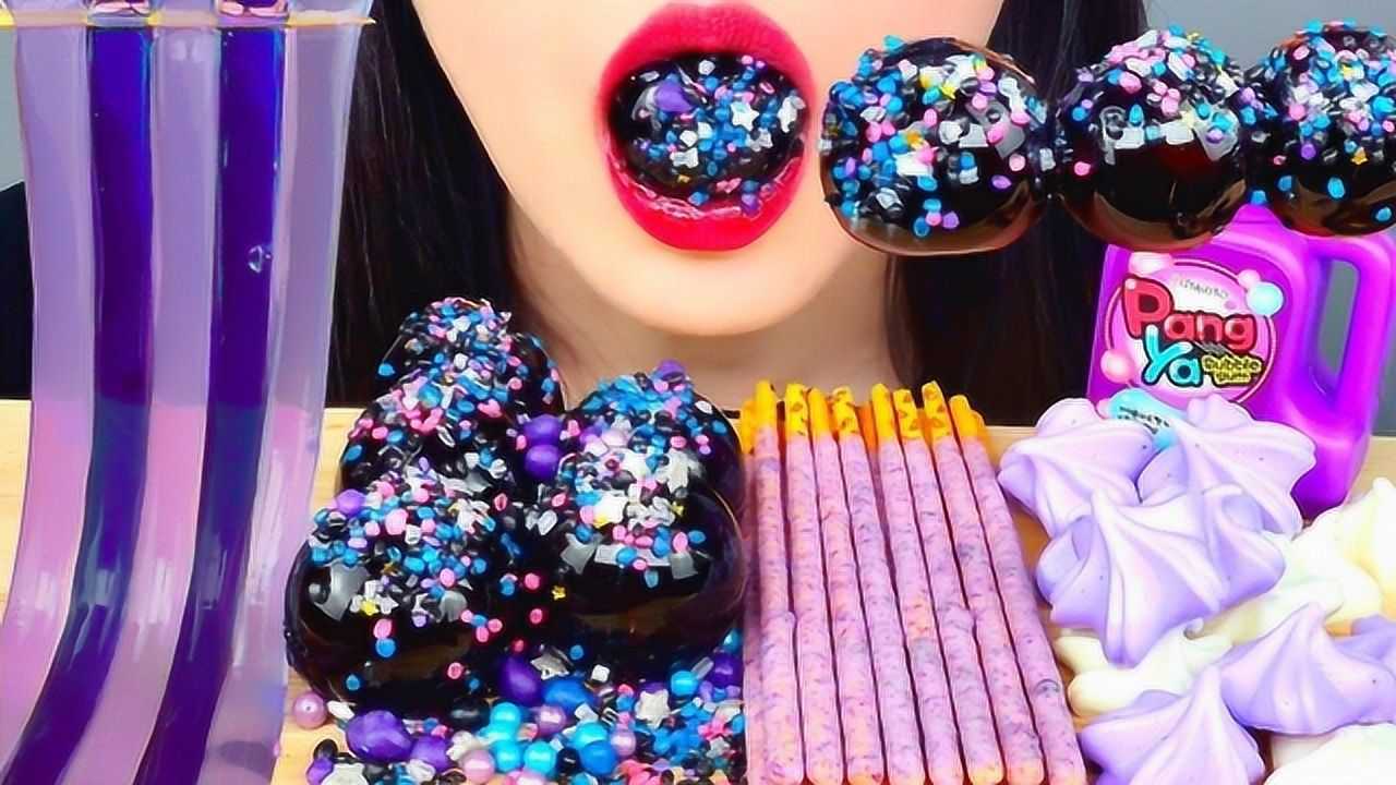 吃播：小姐姐品尝各种美味糖果，吃得很馋人_腾讯视频