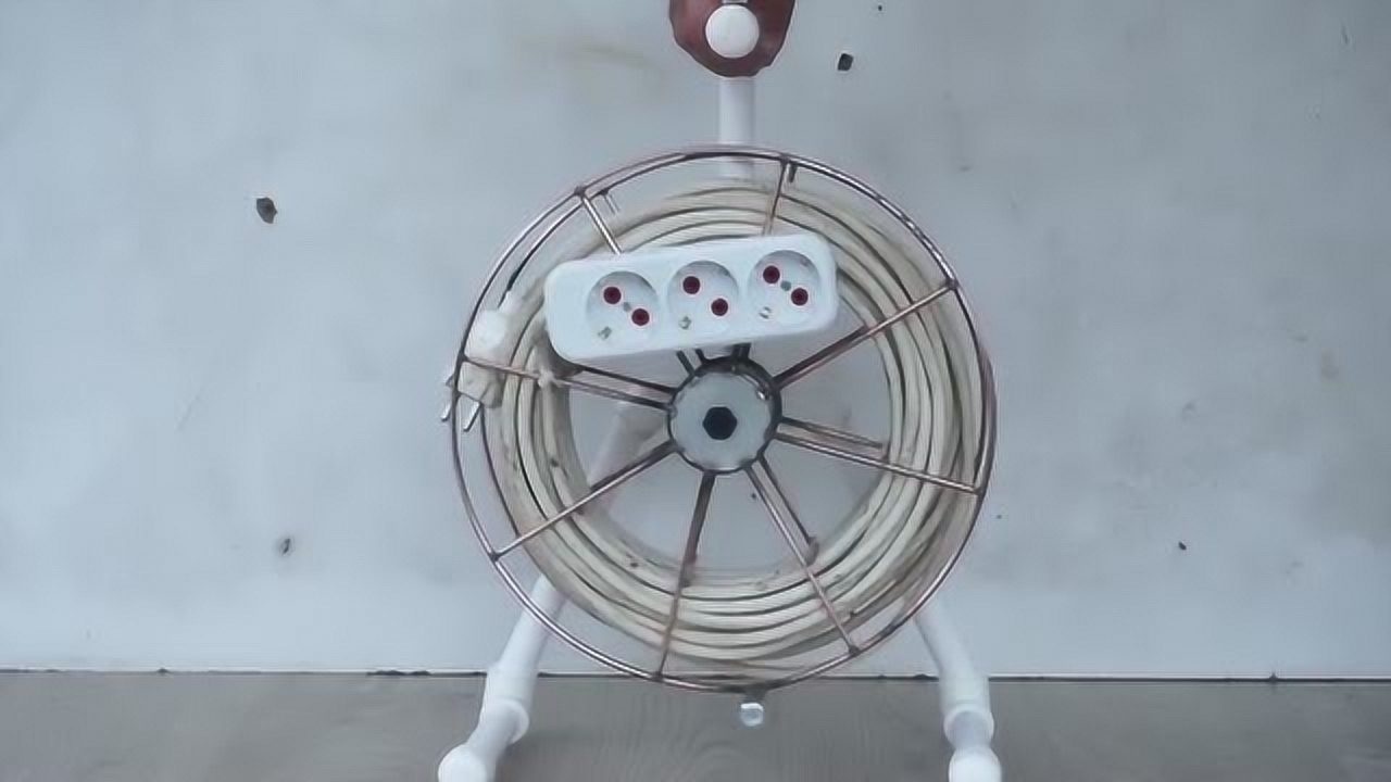 制作一个手摇式收线器,太实用了!