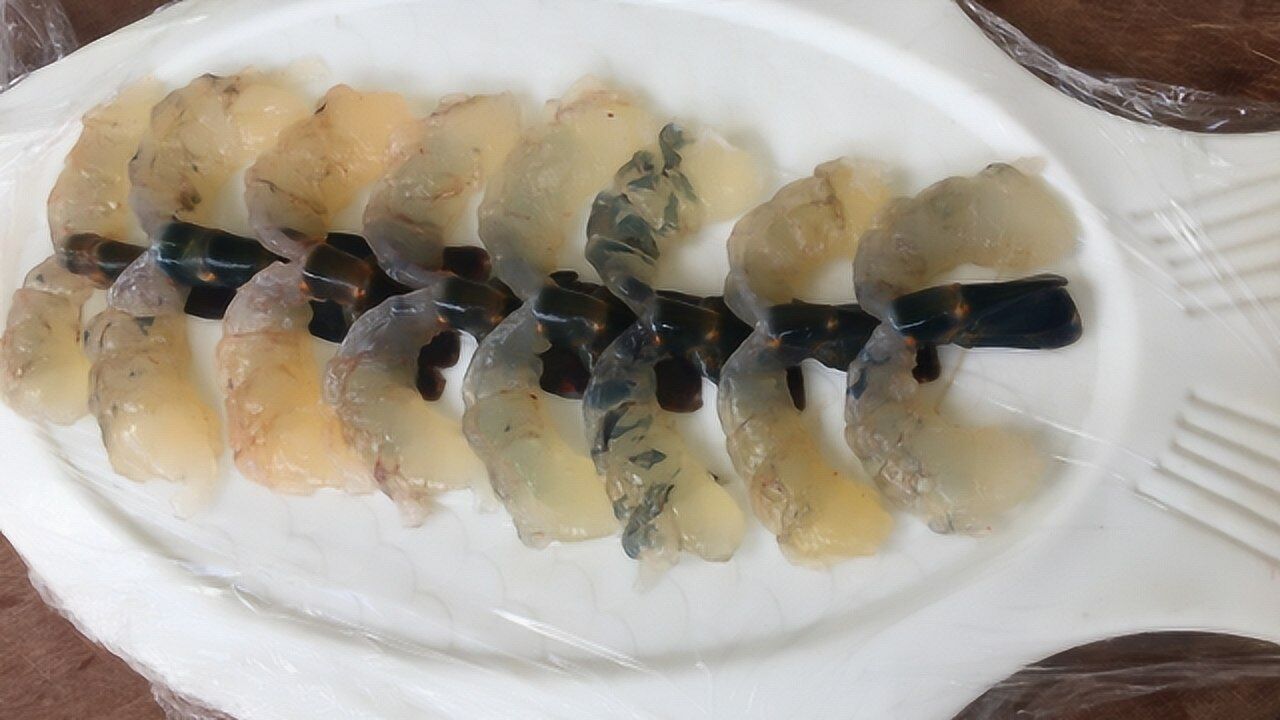 罗氏虾刺身这样做最好吃,口感鲜嫩,学会在家就能做