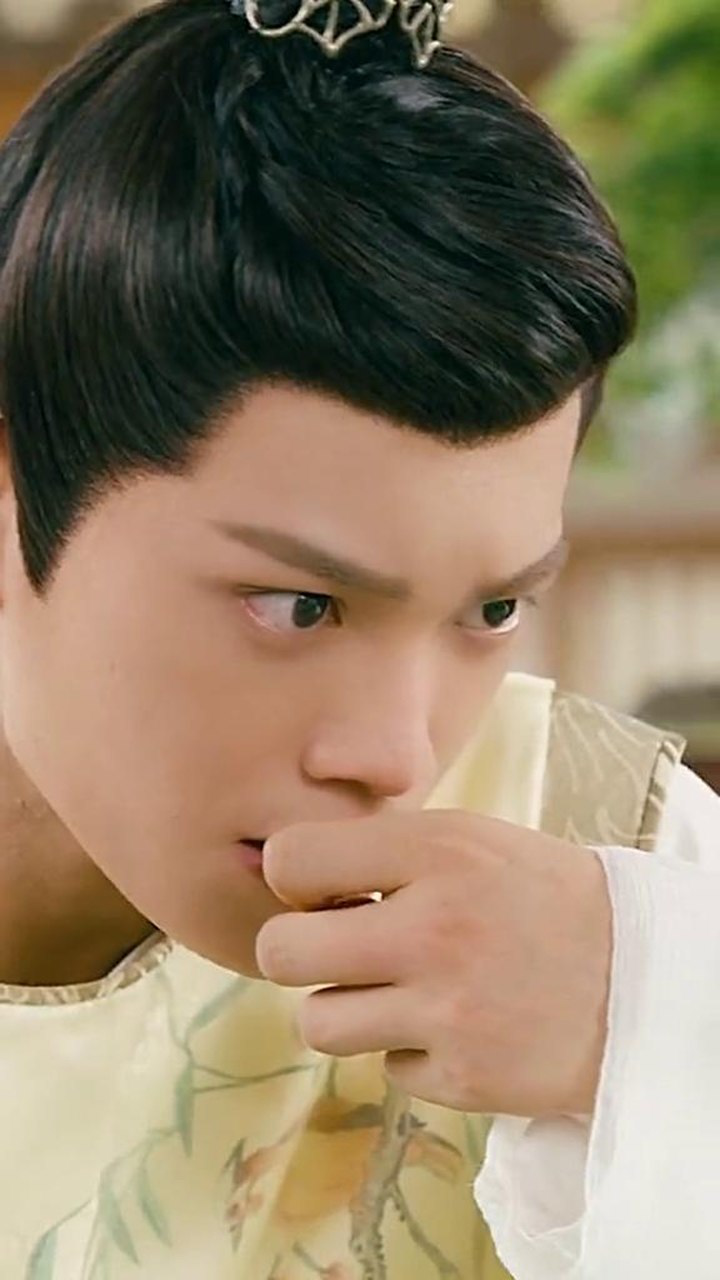 丁禹兮挑眉伸舌扯领带大家觉得哪个更毒啊