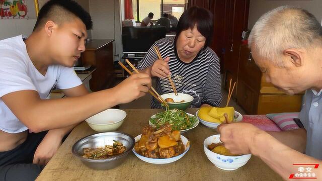 晋北农村特有的美食,黍子面黄糕,吃过的人都说香