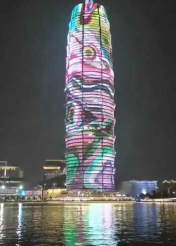 郑州大玉米楼灯光秀