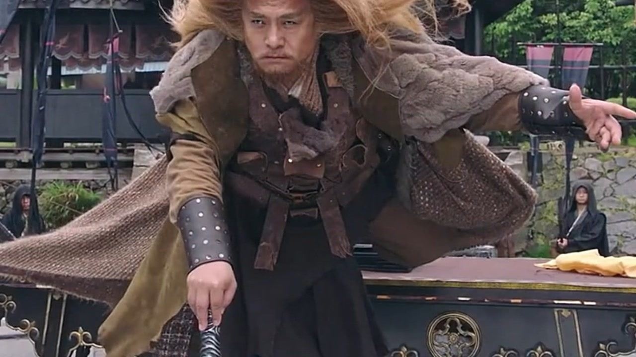 新《倚天屠龙记》谢逊单挑武当三杰,张翠山说:辱我可以,辱我师门不行